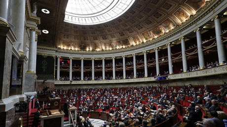 L'Assemblée vote la transformation de l'ISF, «la France du fric peut jubiler», selon Mélenchon