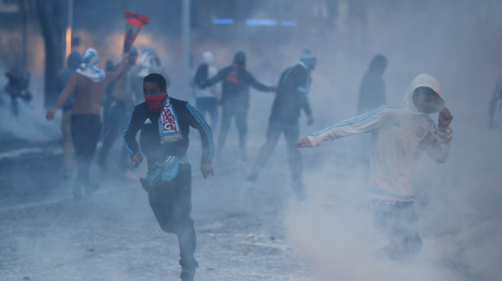 Canon à eau, projectiles et lacrymogène : violents affrontements à Marseille avant OM-PSG (VIDEOS)