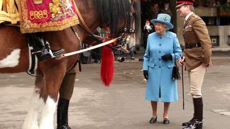 En trente ans, Elizabeth II a gagné près de sept millions de livres... aux courses de chevaux