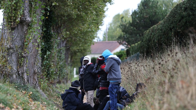 Une journaliste suisse en reportage sur les migrants arrêtée par la gendarmerie française