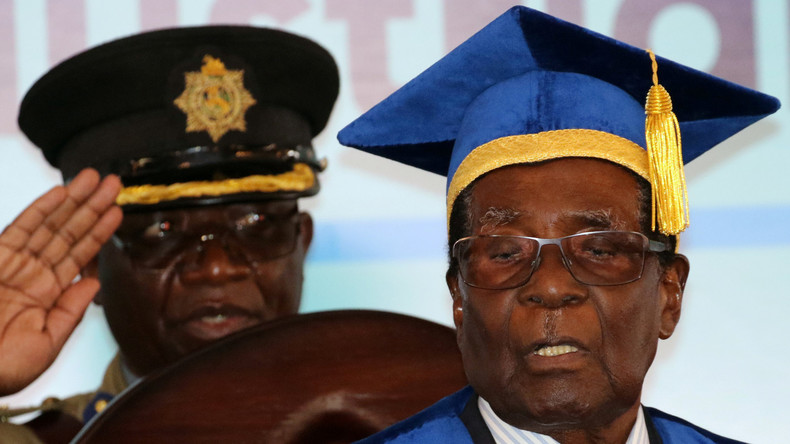 Zimbabwe : Robert Mugabe exclu de son parti, qui lui donne un jour pour quitter le pouvoir