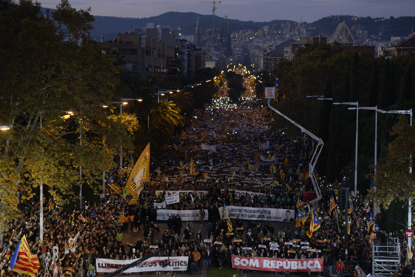 Barcelone : plus de 700 000 manifestants réclament la libération des cadres indépendantistes