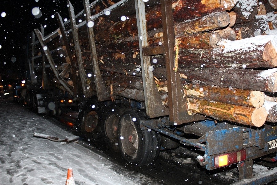 Russie : 15 morts dans une collision entre un minibus et un poids lourd (IMAGES)