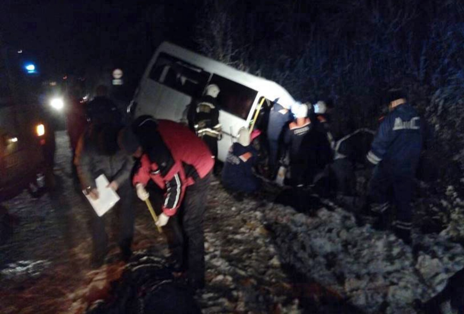 Russie : 15 morts dans une collision entre un minibus et un poids lourd (IMAGES)