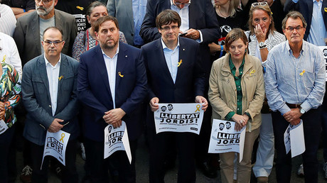 Huit membres du gouvernement catalan destitué placés en détention provisoire 