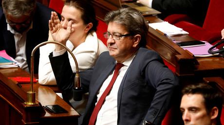 Assemblée : finalement, Jean-Luc Mélenchon accepterait un drapeau européen... à 29 étoiles