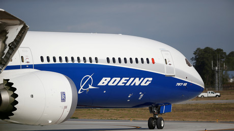 Juste après la visite d'Emmanuel Macron à Abou Dhabi, Emirates choisit Boeing contre Airbus