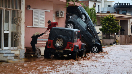 Athènes ravagée par les inondations, une catastrophe annoncée ? (IMAGES)