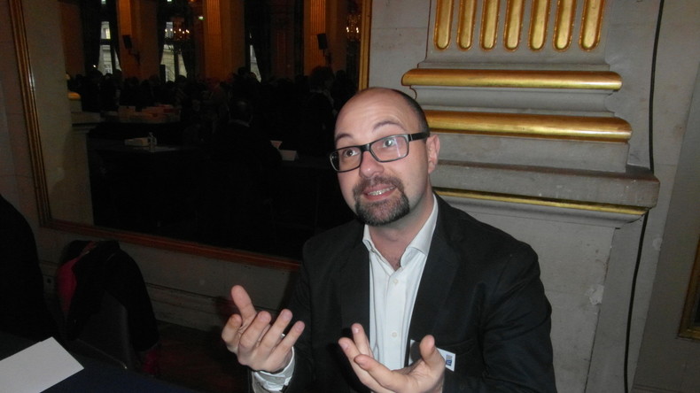 De fausses «Françaises lambdas» à «L'Emission politique» ? Un politologue porte plainte au CSA