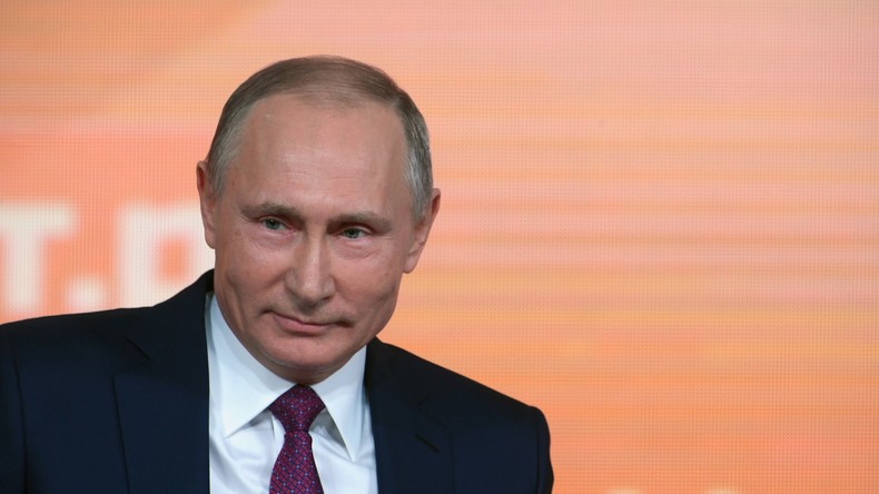 Interrogé sur la course à l'armement, Vladimir Poutine répond par une plaisanterie (VIDEO)