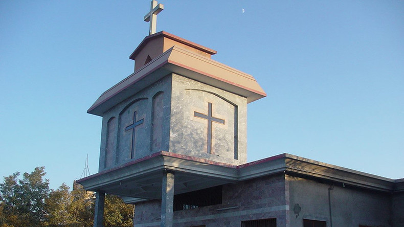 Huit morts dans un attentat suicide contre une église au Pakistan, Daesh revendique