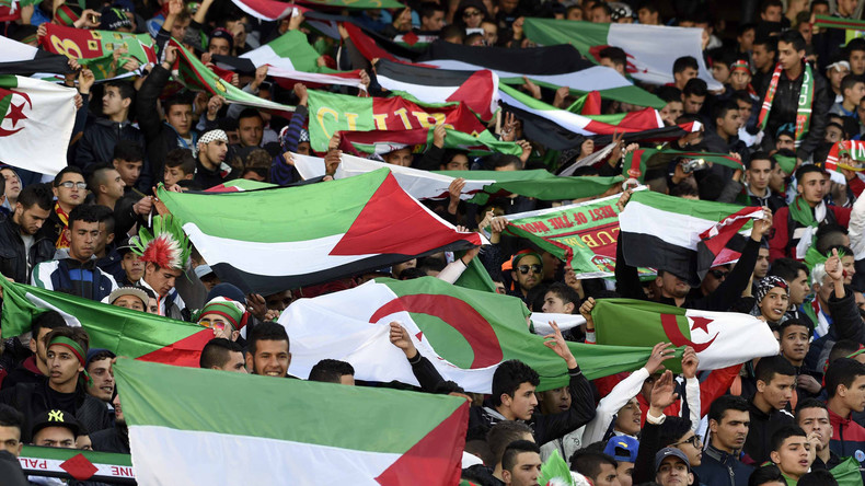 Algérie : enquête après le déploiement d'une banderole anti-saoudienne dans un stade