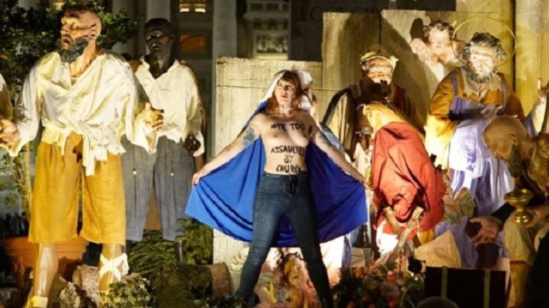 Irruption des Femen au Vatican contre «l’oppression des institutions religieuses» (IMAGES)