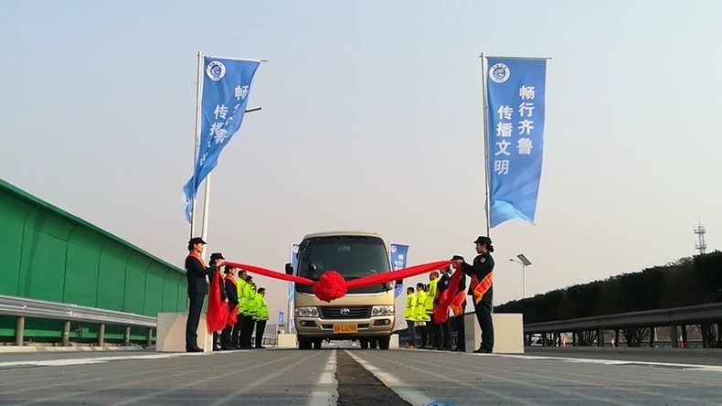 Energies renouvelables : la Chine teste sa première «autoroute solaire» (IMAGES)
