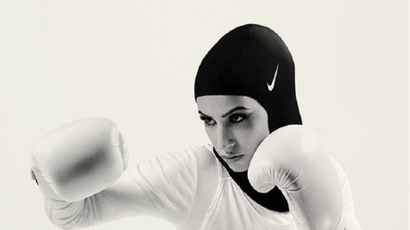 Nike dévoile son tout premier hijab de sport (IMAGES)