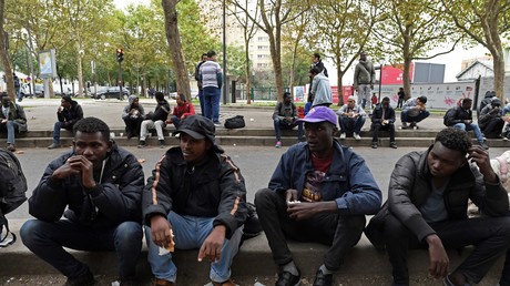 Paris : les habitants sous tension dans le quartier Jaurès, où s'entassent les demandeurs d'asile