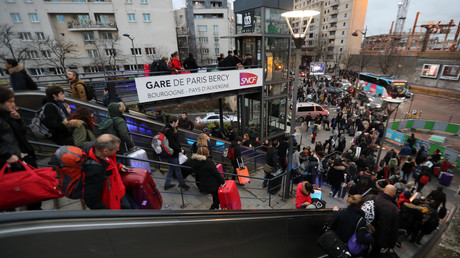Affluence exceptionnelle à la gare de Paris Bercy, le 23 décembre.