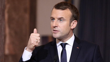 Emmanuel Macron a repris volontairement une expression controversée, déjà employée par Nicolas Sarkozy et Manuel Valls