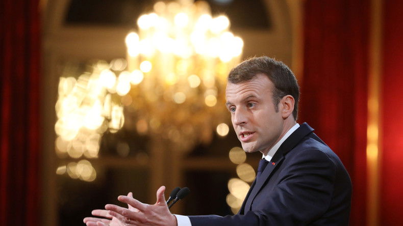 Macron veut-il encourager la croyance en la «théorie» de la Terre plate ?