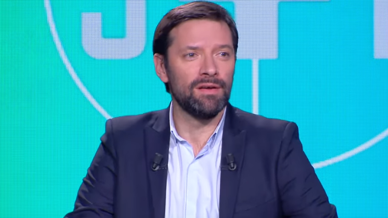 Selon Julien Cazarre, le CSA devient «une belle merde de propagandistes de la bien-pensance»
