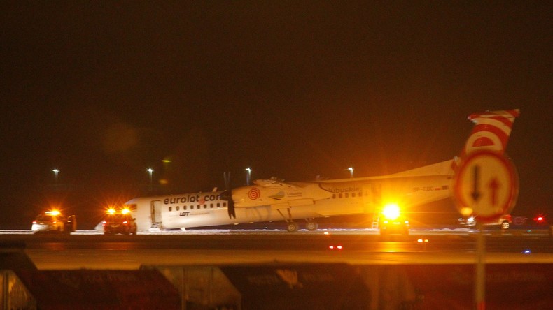 L'aéroport de Varsovie fermé après l'atterrissage d'urgence d'un avion (IMAGES)