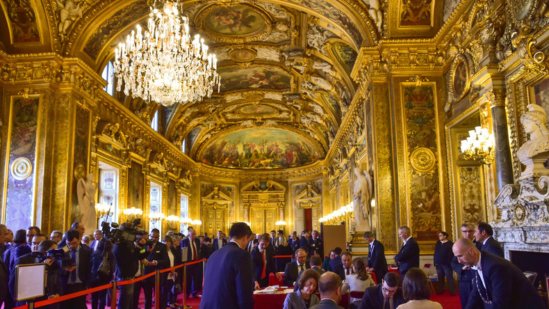 Florian Philippot propose de supprimer le Sénat