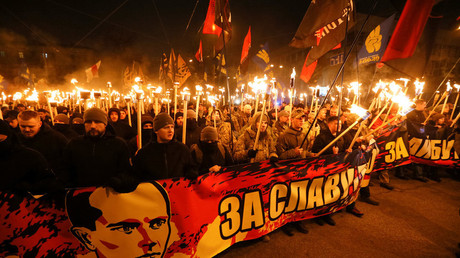 Des nationalistes ukrainiens commémorant Stepan Bandera