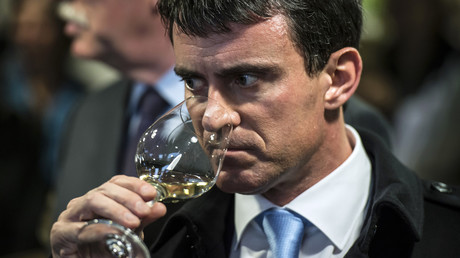 «J'attends une explication» : Valls outré d'illustrer un article des Inrocks... sur l'alcoolisme