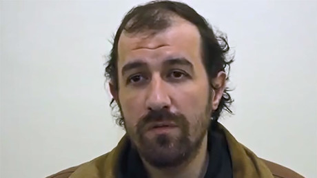 Thomas Barnouin lors de son interrogatoire par les YPG.