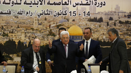 Le président de l'Autorité palestinienne Mahmoud Abbas à son arrivée à la réunion le 14 janvier, à Ramallah en Cisjordanie.
