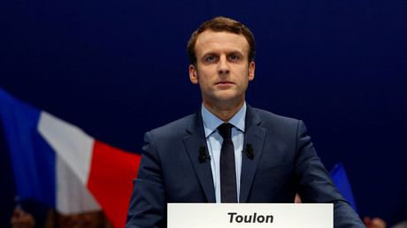 Emmanuel Macron présente ses vœux aux soldats à Toulon