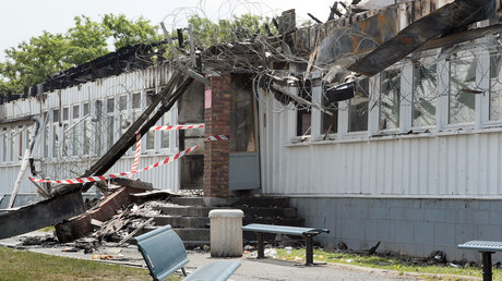 Le centre de rétention administrative de Vincennes incendié en 2008, photo ©JACQUES DEMARTHON / AFP