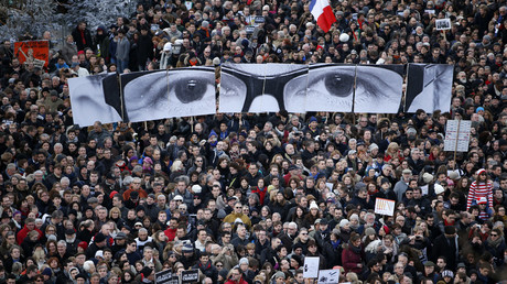 Des étudiants réclament l'annulation de la soirée Charb à la fac, Charlie Hebdo monte au créneau