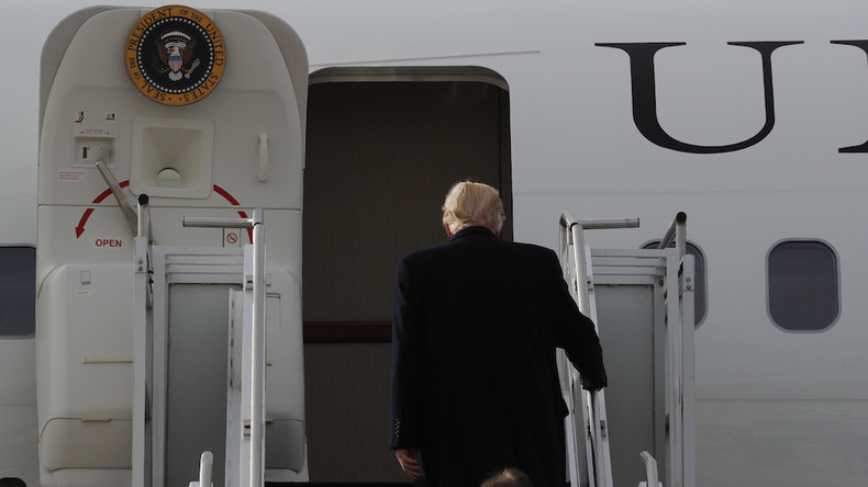 «Des images qui décoiffent» : le grand retour des cheveux de Trump dans la presse (VIDEO)