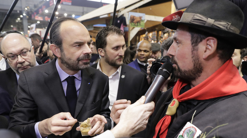 «Macron démission» : Edouard Philippe hué par des élus FN au Salon de l’agriculture (VIDEOS)