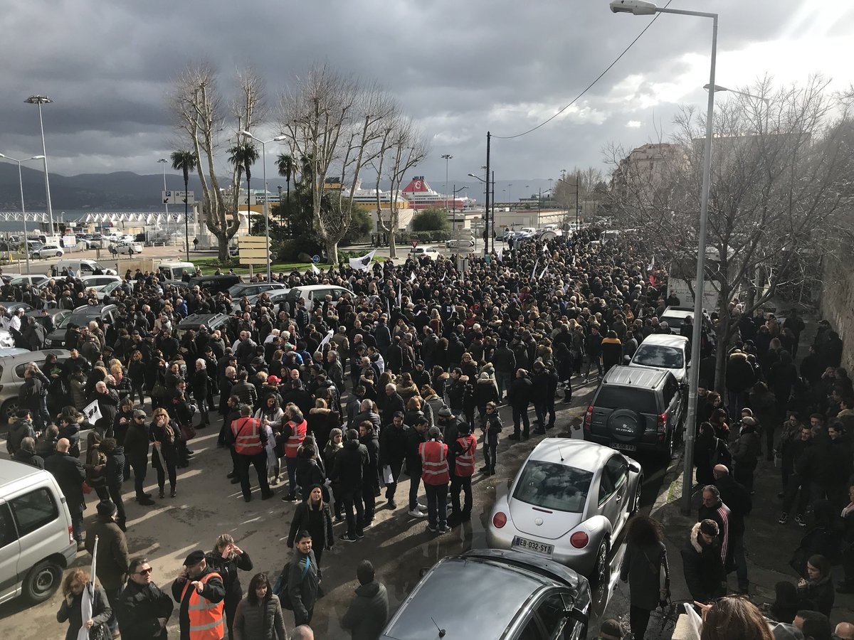 Ajaccio : Les Nationalistes Corses Manifestent Pour Faire Pression Sur ...