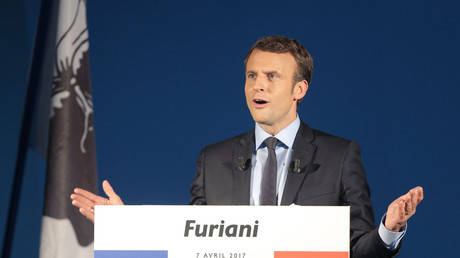 Macron se rend en Corse pour rencontrer les nationalistes et rendre hommage au préfet Erignac
