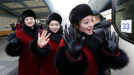 JO 2018 : les pom-pom girls nord-coréennes sont arrivées à Pyeongchang (IMAGES)