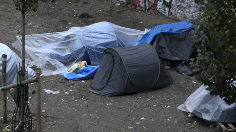 128 mineurs isolés dormiraient dehors à Paris en pleine vague de froid, selon un collectif d'avocats