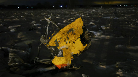 Un débris de l'avion de ligne qui s'est écrasé près de Moscou le 11 février avec 71 personnes à bord