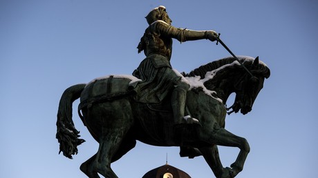 «Altération de l'histoire» : l'élection d'une Jeanne d'Arc métisse enflamme la toile