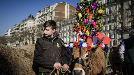 Salon de l'agriculture : en terrain hostile, Emmanuel Macron parviendra-t-il à séduire ?