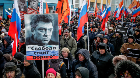 A Moscou, des milliers de personnes rendent hommage à Boris Nemtsov, trois ans après son assassinat