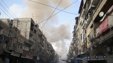 De la fumée s'échappe d'un bombardement dans la zone de la Ghouta, illustration