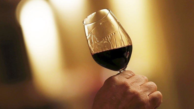 Immigration : Collomb a-t-il cité Saint-Augustin à l'Assemblée pour une bouteille de rouge ?