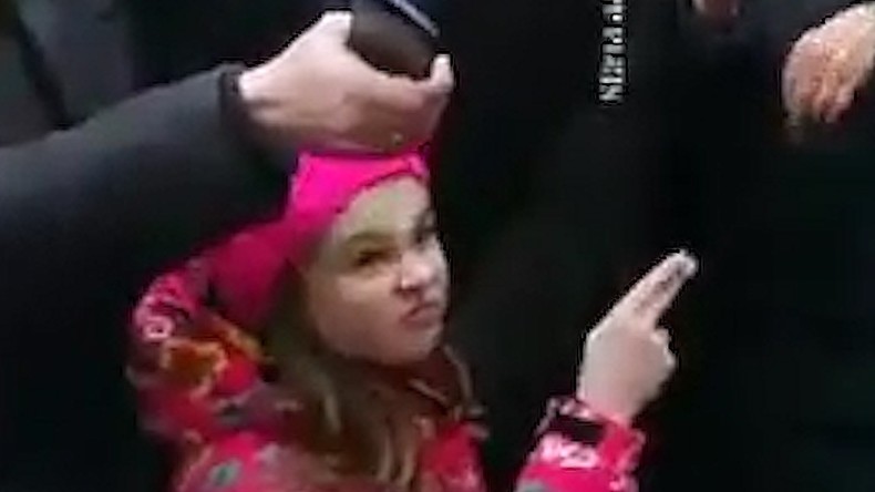 Jeux d'enfants : une fillette menace le gouverneur russe et enflamme les réseaux sociaux (VIDEO)
