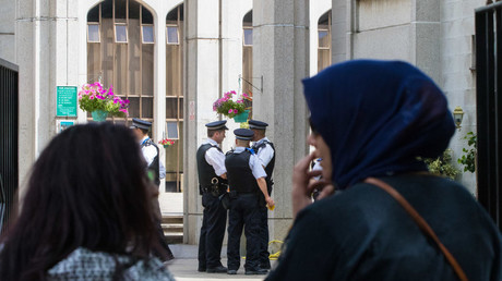 «Punissez un musulman» : le Royaume-Uni inquiet d'un appel à des attaques à l'acide et à la bombe