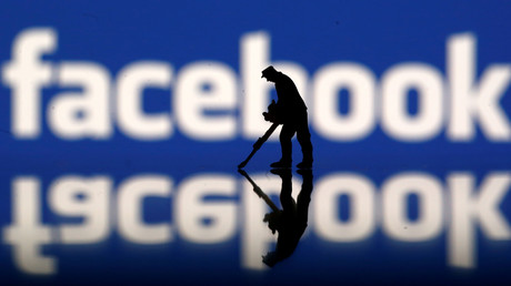 Facebook dans la tourmente : une société aurait volé les données de millions de comptes (VIDEOS)