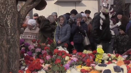 Kemerovo : les hommages se succèdent, les habitants font la queue pour donner leur sang (VIDEOS)