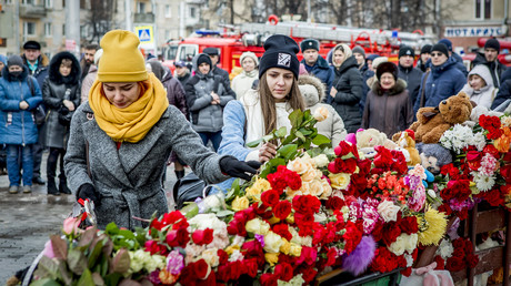Des images choc et des récits glaçants : la tragédie de Kemerovo bouleverse les Russes